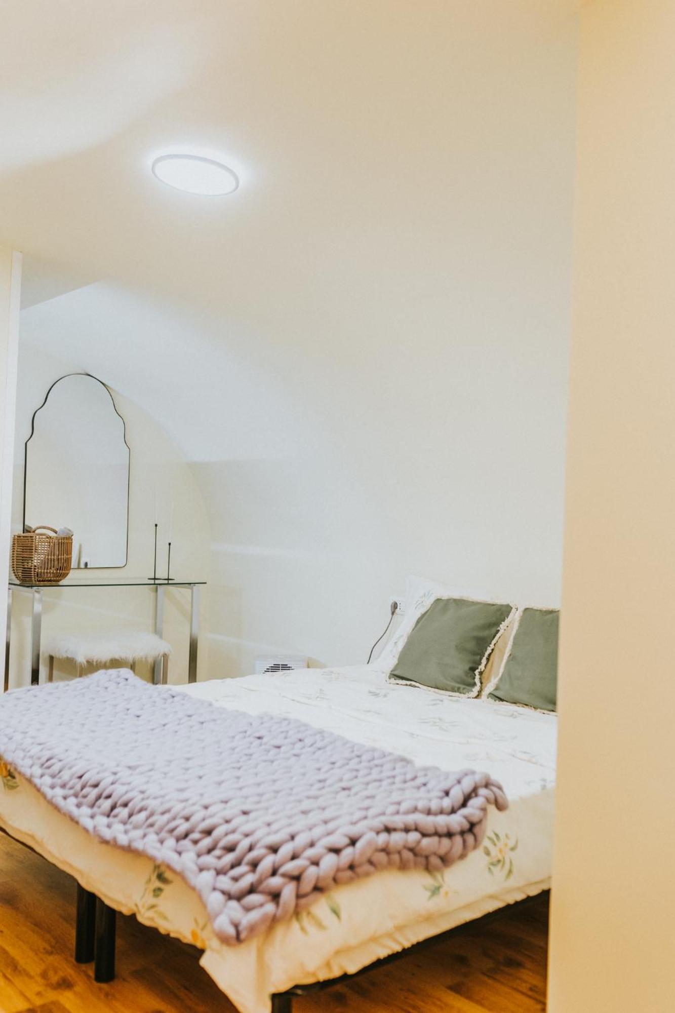 Locart -Cozy Downtown Apartment, Near Black Church With Free Wi-Fi Braşov Exterior foto